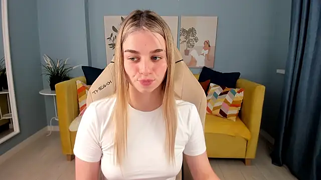 SweetyLicky online show from October 16, 2025, 4:08 pm