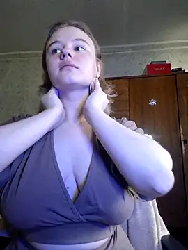 Snapshot of SlipperSherry chatting on September 28, 2025, 9:47 am SlipperSherry online show from September 28, 2025, 9:47 am