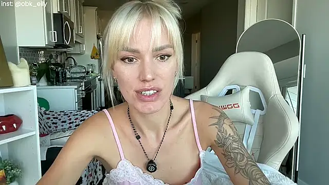 Snapshot of Ohbabykelly chatting on November 15, 2025, 9:11 pm Ohbabykelly online show from November 15, 2025, 9:11 pm