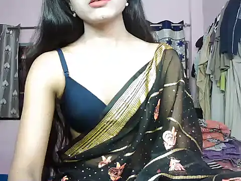 ROSE GOLDE online show from September 28, 2025, 4:29 am