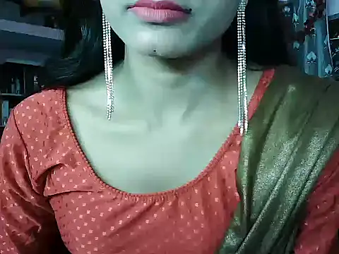 ROSE GOLDE online show from October 22, 2025, 4:51 pm