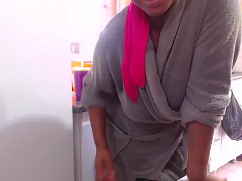 Snapshot of CouplesX96xx chatting on November 18, 2025, 11:47 am CouplesX96xx online show from November 18, 2025, 11:47 am