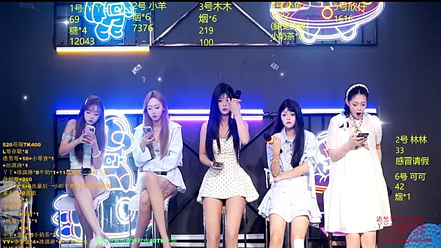 Snapshot of EYgirl222 chatting on September 9, 2025, 8:03 am EYgirl222 online show from September 9, 2025, 8:03 am