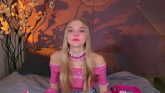 Snapshot of 4example_Chloe chatting on September 30, 2025, 10:53 am 4example Chloe online show from September 30, 2025, 10:53 am