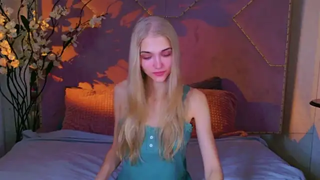 Snapshot of 4example_Chloe chatting on October 14, 2025, 10:38 am 4example Chloe online show from October 14, 2025, 10:38 am