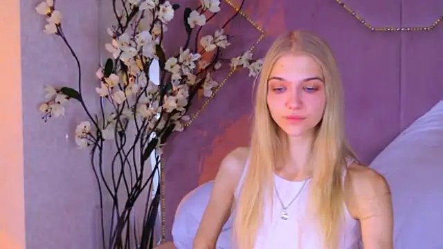 Snapshot of 4example_Chloe chatting on November 13, 2025, 10:25 am 4example Chloe online show from November 13, 2025, 10:25 am