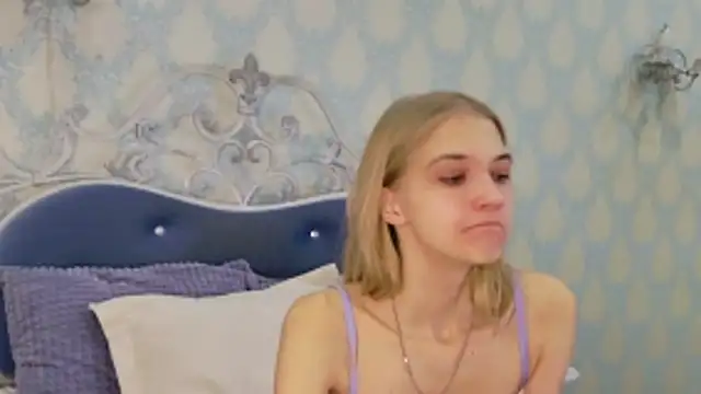 Snapshot of 4example_Chloe chatting on November 19, 2025, 10:48 am 4example Chloe online show from November 19, 2025, 10:48 am