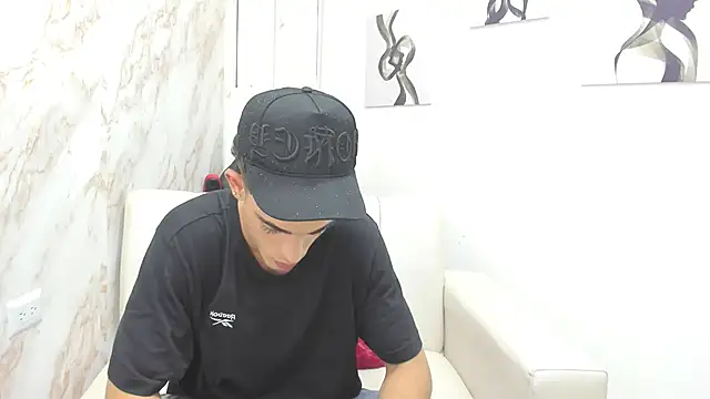 Snapshot of nathan_shimmer chatting on September 30, 2025, 8:36 pm nathan shimmer online show from September 30, 2025, 8:36 pm