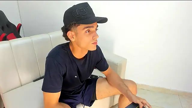 Snapshot of nathan_shimmer chatting on October 17, 2025, 4:15 am nathan shimmer online show from October 17, 2025, 4:15 am