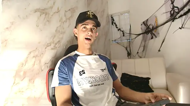 Snapshot of nathan_shimmer chatting on November 1, 2025, 9:06 pm nathan shimmer online show from November 1, 2025, 9:06 pm