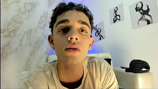 Snapshot of nathan_shimmer chatting on November 7, 2025, 1:00 pm nathan shimmer online show from November 7, 2025, 1:00 pm