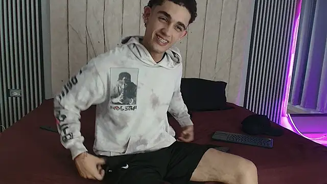 Snapshot of nathan_shimmer chatting on November 8, 2025, 9:02 pm nathan shimmer online show from November 8, 2025, 9:02 pm