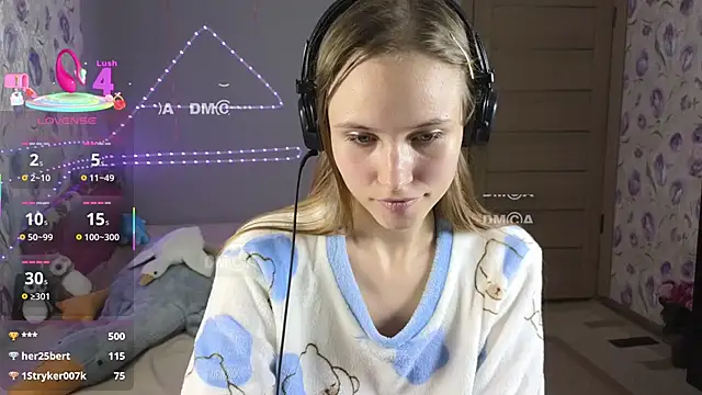 Armurra15 online show from September 17, 2025, 5:47 pm