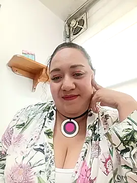 Caroomoom27 online show from September 18, 2025, 5:48 pm