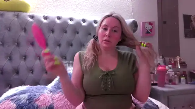 Snapshot of BigBoobsBlair chatting on September 16, 2025, 5:41 am BigBoobsBlair online show from September 16, 2025, 5:41 am