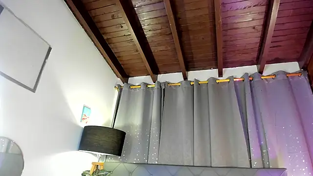 Snapshot of EmaaaBrown_ chatting on September 21, 2025, 5:20 am EmaaaBrown online show from September 21, 2025, 5:20 am