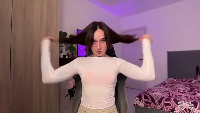 Miaswetty online show from October 12, 2025, 2:38 pm