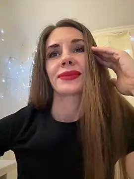 Snapshot of LucieMack chatting on December 2, 2025, 6:36 pm LucieMack online show from December 2, 2025, 6:36 pm