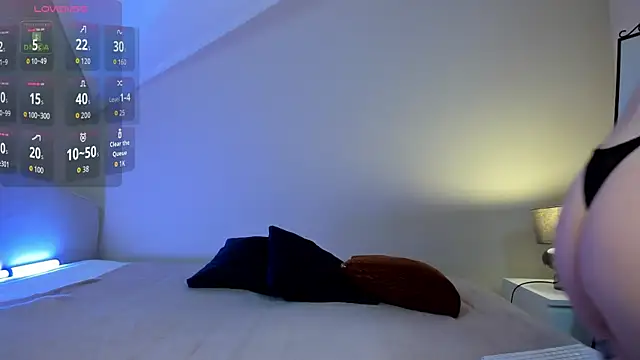 Snapshot of Naomi_Urban chatting on September 20, 2025, 9:27 pm Naomi Urban online show from September 20, 2025, 9:27 pm