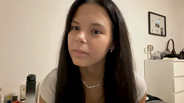 MaydaCornwall online show from December 2, 2025, 4:13 pm