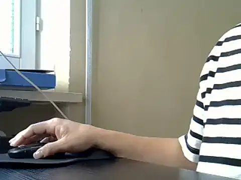 ITALIANASISIXX online show from October 28, 2025, 7:56 am