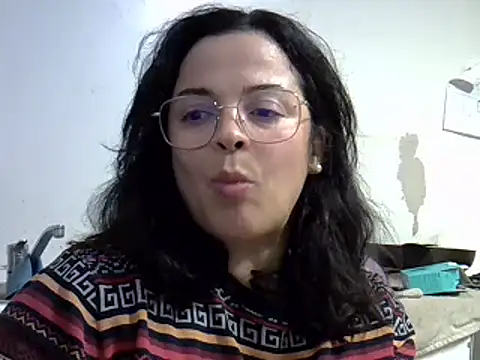 ITALIANASISIXX online show from December 17, 2025, 4:24 pm