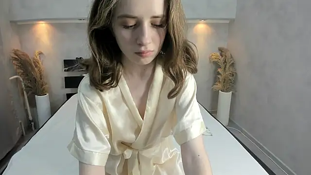 Camilla Kelly online show from October 30, 2025, 1:29 am