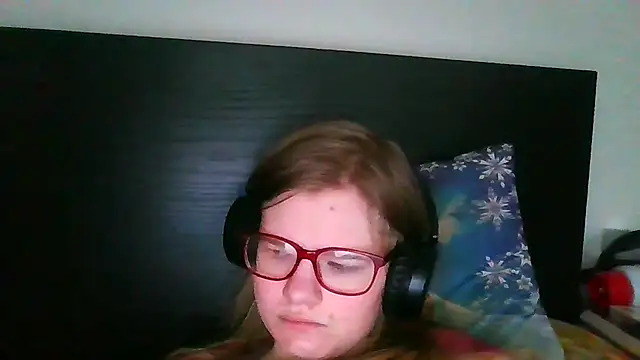 Moonolighta online show from November 9, 2025, 8:34 am