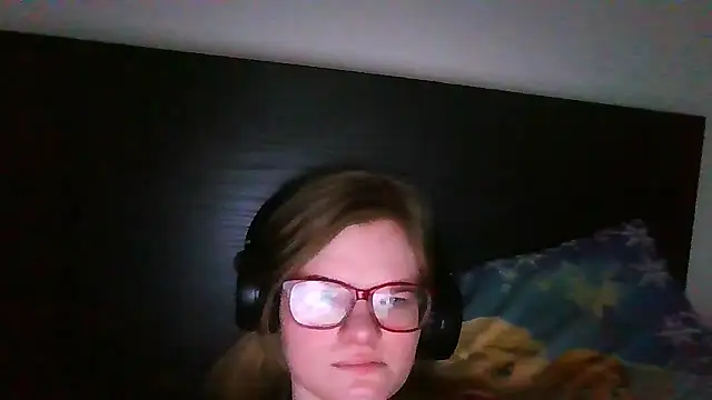 Moonolighta online show from December 4, 2025, 12:47 pm