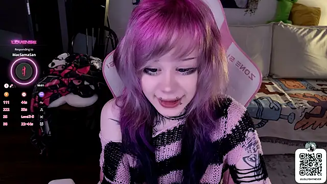 Snapshot of Lollyshy chatting on September 28, 2025, 10:42 am Lollyshy online show from September 28, 2025, 10:42 am