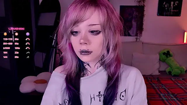 Snapshot of Lollyshy chatting on November 6, 2025, 10:38 am Lollyshy online show from November 6, 2025, 10:38 am