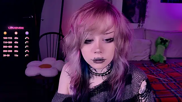 Snapshot of Lollyshy chatting on November 7, 2025, 10:37 am Lollyshy online show from November 7, 2025, 10:37 am