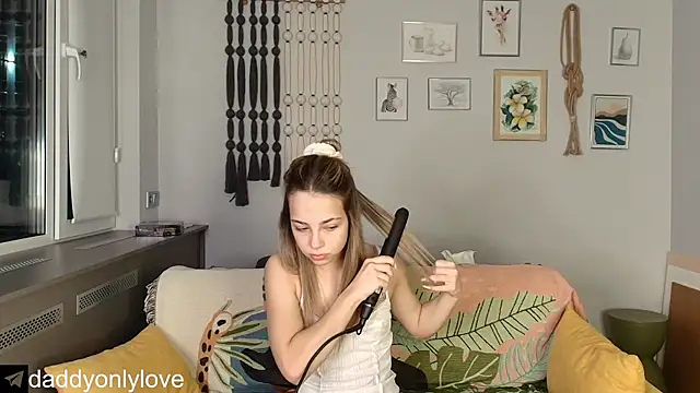 daddyonlyloveme online show from November 17, 2025, 9:20 pm