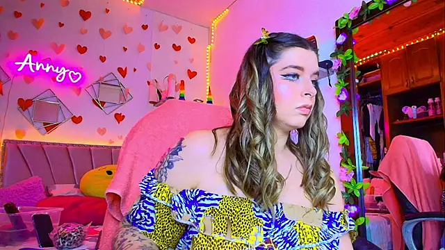 Anny Hurtado online show from September 23, 2025, 7:55 am