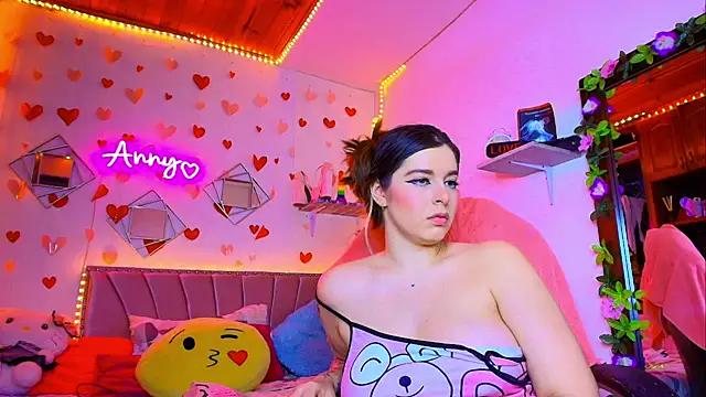 Anny Hurtado online show from September 28, 2025, 6:19 am