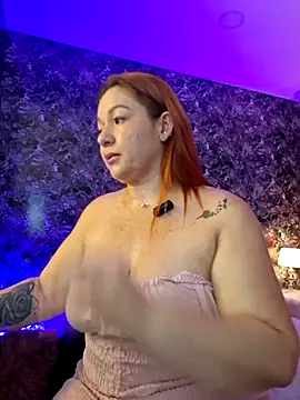 Snapshot of Bigass_curvy chatting on October 8, 2025, 2:20 am Bigass curvy online show from October 8, 2025, 2:20 am