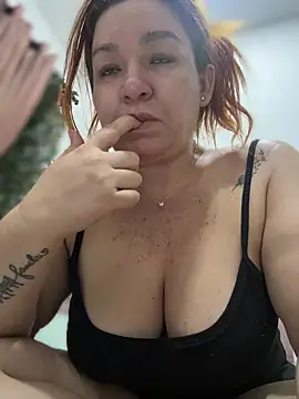 Snapshot of Bigass_curvy chatting on October 31, 2025, 2:45 am Bigass curvy online show from October 31, 2025, 2:45 am