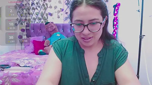 Snapshot of Estrella__sex chatting on September 28, 2025, 8:25 pm Estrella sex online show from September 28, 2025, 8:25 pm