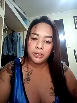 Snapshot of EmmaKantutera chatting on October 22, 2025, 5:24 pm EmmaKantutera online show from October 22, 2025, 5:24 pm