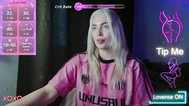 Snapshot of SpaceMarsi chatting on October 28, 2025, 2:15 am SpaceMarsi online show from October 28, 2025, 2:15 am