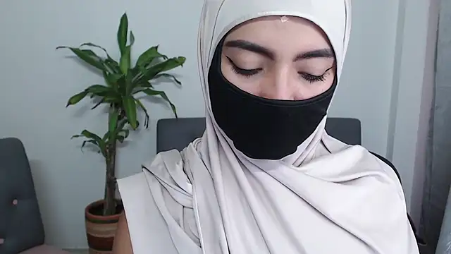 jade nassar online show from November 9, 2025, 10:19 pm