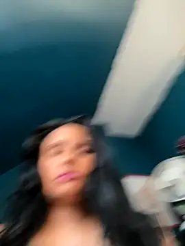 Snapshot of Angelaarayexx chatting on November 6, 2025, 11:33 am Angelaarayexx online show from November 6, 2025, 11:33 am