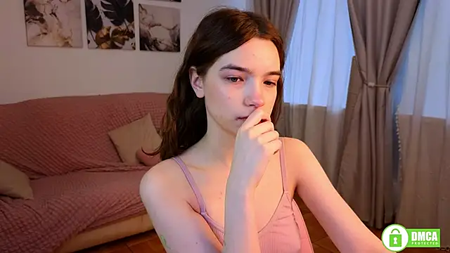 Snapshot of Evi_Brook chatting on November 9, 2025, 7:28 am Evi Brook online show from November 9, 2025, 7:28 am