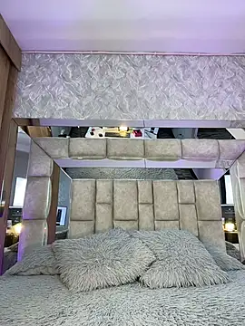 MaddyGray  online show from November 26, 2025, 7:15 pm