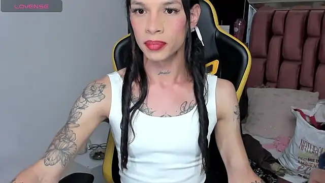 Snapshot of sara_slut21 chatting on March 8, 2025, 4:56 am sara slut21 online show from March 8, 2025, 4:56 am