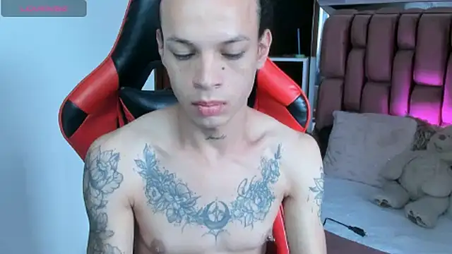 Snapshot of sara_slut21 chatting on March 18, 2025, 6:04 pm sara slut21 online show from March 18, 2025, 6:04 pm