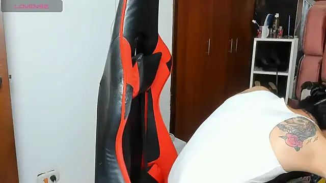 Snapshot of sara_slut21 chatting on March 20, 2025, 2:29 am sara slut21 online show from March 20, 2025, 2:29 am