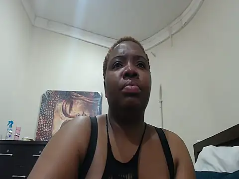 Snapshot of VoluptuousXX5 chatting on September 14, 2025, 5:17 am VoluptuousXX5 online show from September 14, 2025, 5:17 am