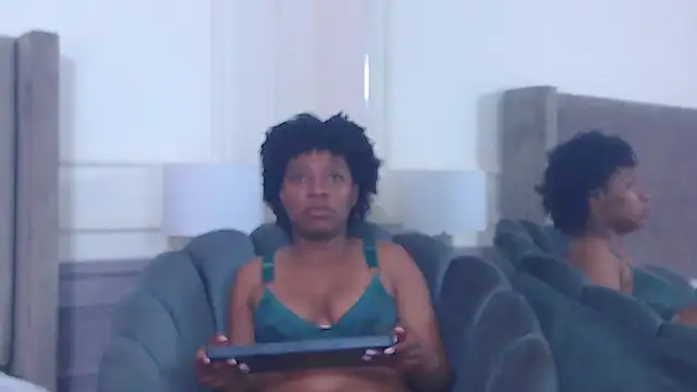 NatashaSilver online show from November 7, 2025, 1:33 pm