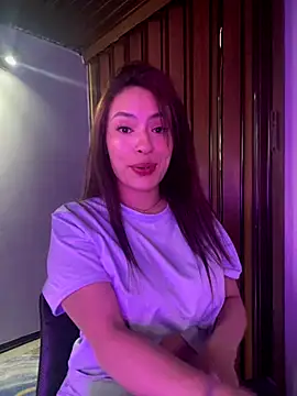 Adarha Ramirez online show from November 19, 2025, 7:08 am